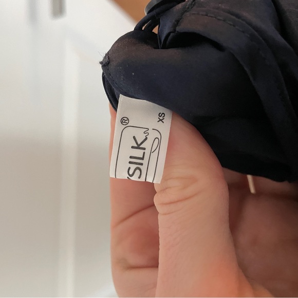 100% Silk Navy Blue Lilysilk Blouse - Picture 3 of 12